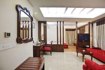 Oyo Premium Pitampura Hotel นิวเดลี ภายนอก รูปภาพ