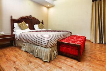 Oyo Premium Pitampura Hotel นิวเดลี ภายนอก รูปภาพ